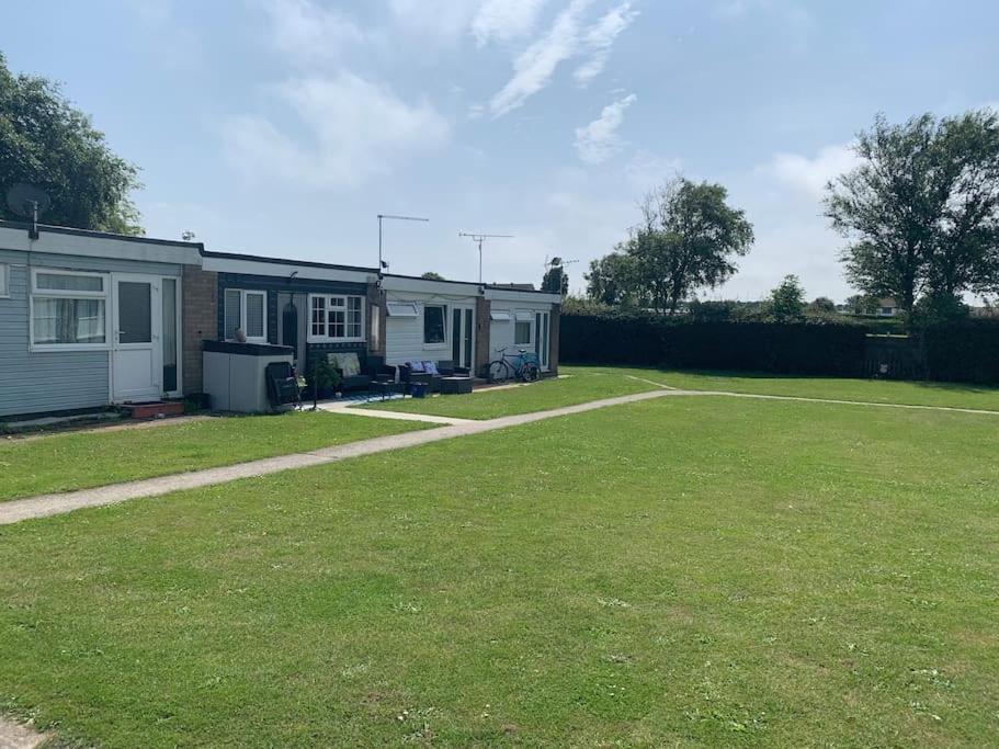 Hugo'S Hideaway Free Wifi Villa Hemsby Buitenkant foto